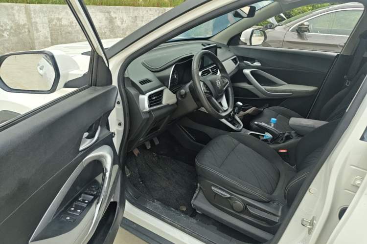 Used Baojun 510 2019 1.5L Manual Enjoyment Model 77kW China VI Emission Standard Driver Seat