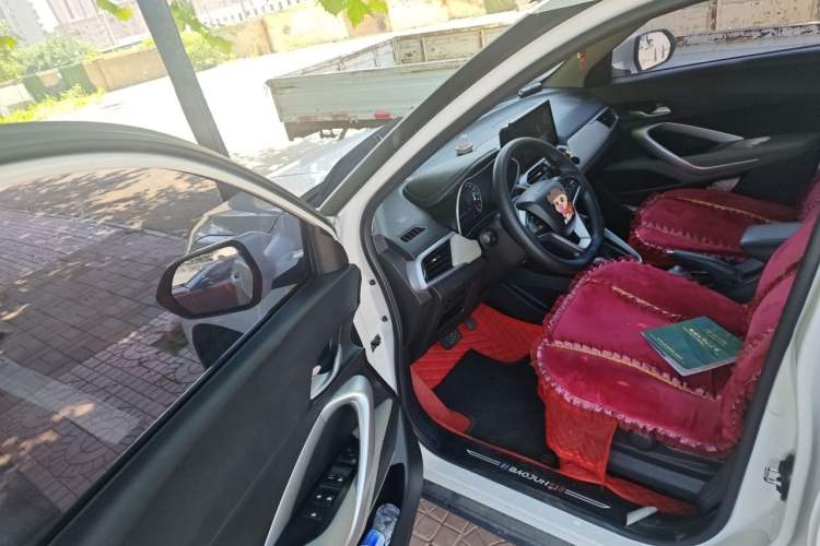 Used Baojun 510 2019 1.5L CVT Enjoyment Model China VI Emission Standard Driver Seat