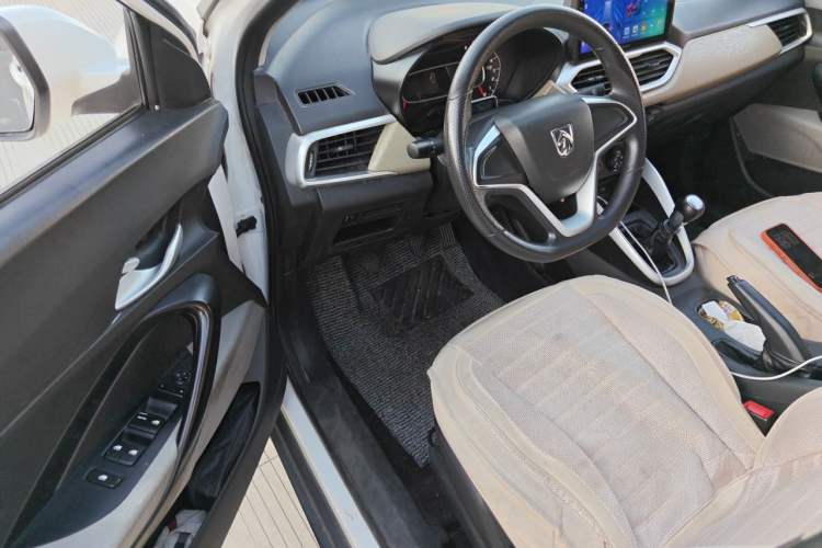 Used Baojun 510 2019 1.5L Manual Jingxiang Model 77kW China VI Emission Standard Driver Seat