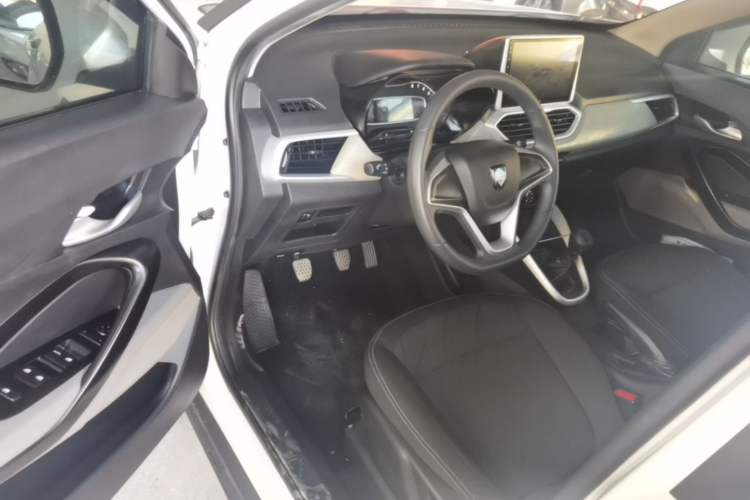 Used Baojun 510 2019 1.5L Manual Jingxiang Model 73kW China VI Emission Standard Driver Seat