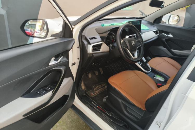 Used Baojun 510 2019 1.5L Manual Jingxiang Model China V Emission Standard Driver Seat