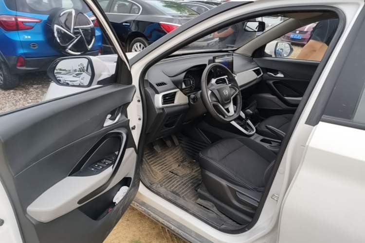 Used Baojun 510 2019 1.5L Manual Jingxiang Model 73kW China VI Emission Standard Driver Seat