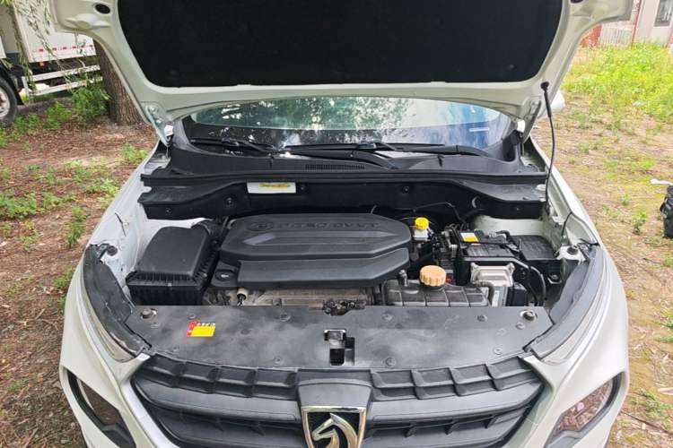 Used Baojun 510 2019 1.5L CVT Enjoyment Model China VI Emission Standard Engine Bay