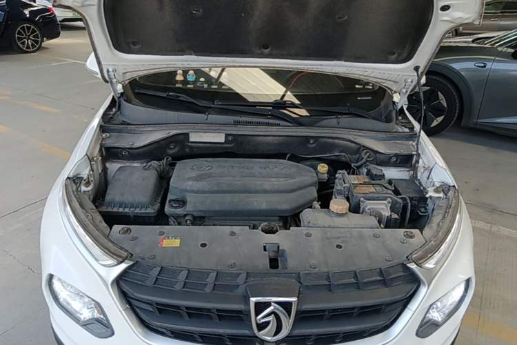 Used Baojun 510 2019 1.5L CVT Enjoyment Model China VI Emission Standard Engine Bay