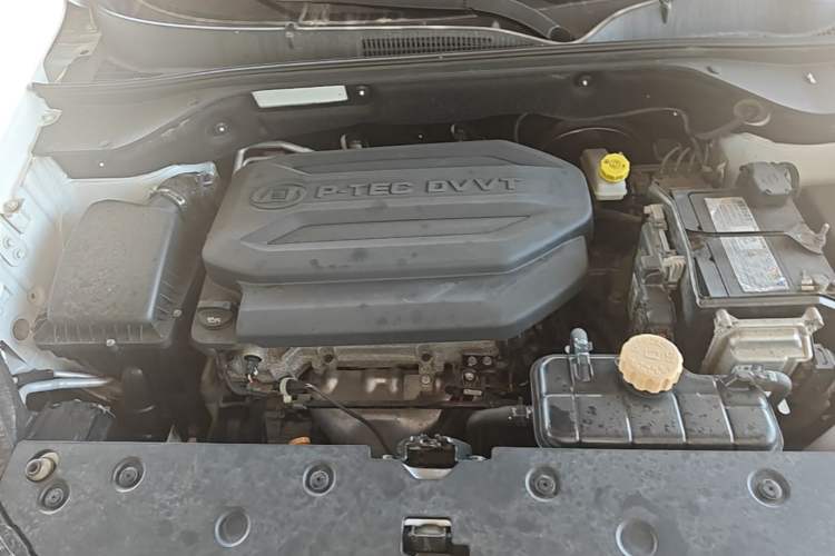Used Baojun 510 2019 1.5L CVT Enjoyment Model China VI Emission Standard Engine Bay