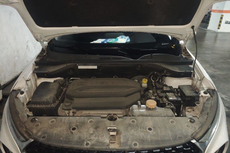 Used Baojun 510 2019 1.5L Automatic Enjoyment Model China V Emission Standard Engine Bay