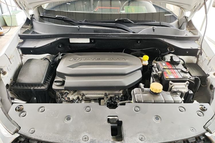 Used Baojun 510 2019 1.5L CVT Enjoyment Model China VI Emission Standard Engine Bay