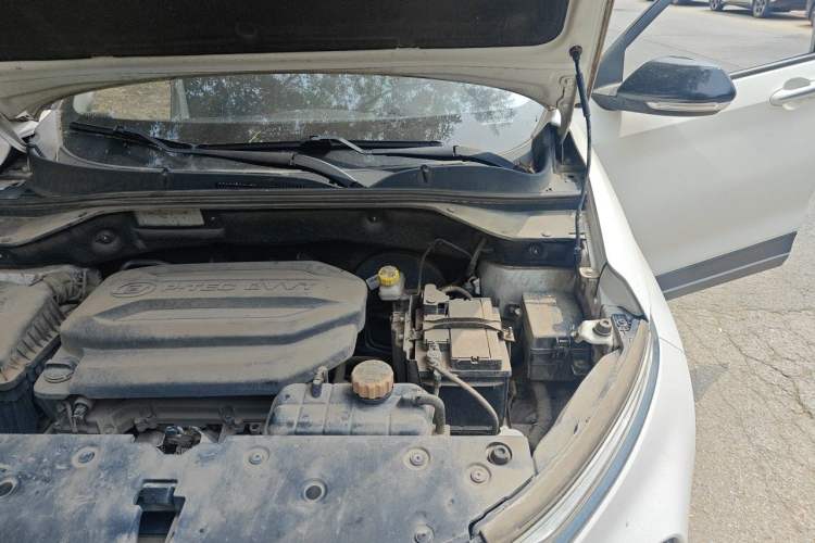 Used Baojun 510 2019 1.5L Manual Prestige Version China V Emission Standard Engine Bay Left