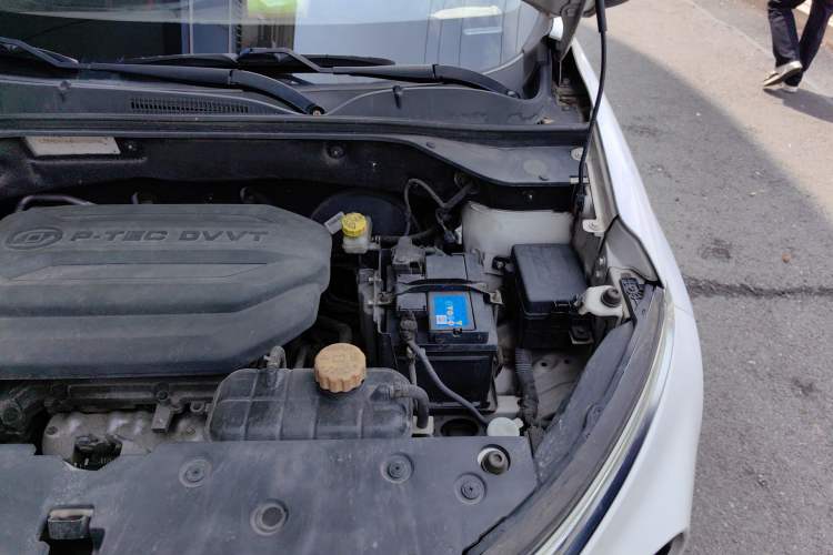 Used Baojun 510 2019 1.5L Manual Prestige Version China V Emission Standard Engine Bay Left