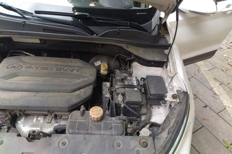 Used Baojun 510 2019 1.5L Automatic Enjoyment Model China V Emission Standard Engine Bay Left