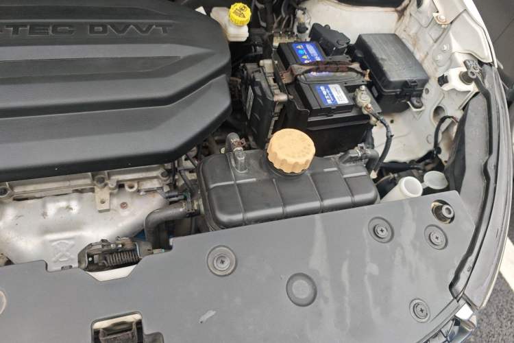 Used Baojun 510 2019 1.5L Automatic Enjoyment Model China V Emission Standard Engine Bay Left