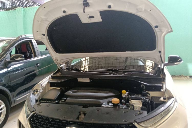 Used Baojun 510 2019 1.5L CVT Enjoyment Model China VI Emission Standard Engine Bay
