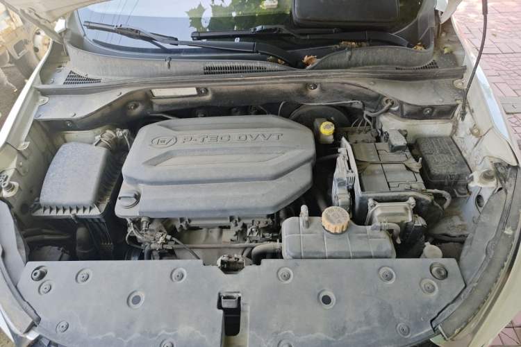 Used Baojun 510 2019 1.5L CVT Enjoyment Model China VI Emission Standard Engine Bay