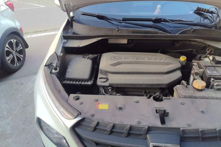 Used Baojun 510 2019 1.5L CVT Enjoyment Model China VI Emission Standard Engine Bay Right