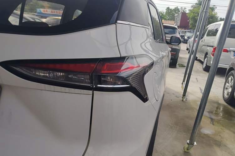 Used Baojun 510 2019 1.5L CVT Enjoyment Model China VI Emission Standard Exterior 3