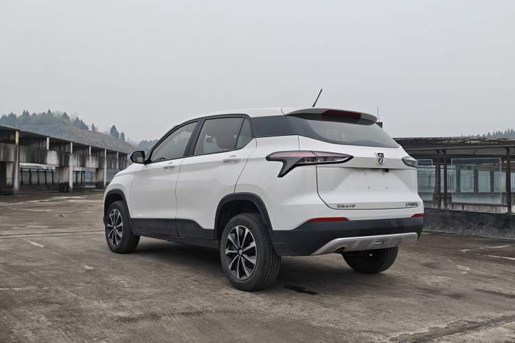 Used Baojun 510 2019 1.5L CVT Enjoyment Model China VI Emission Standard Exterior 3