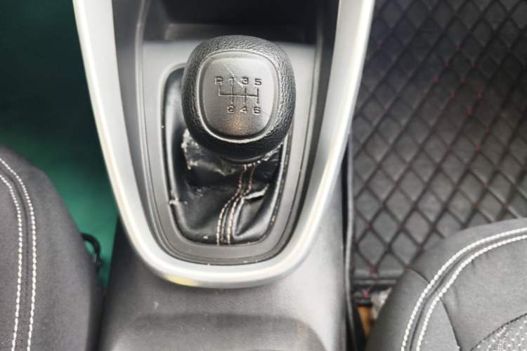 Used Baojun 510 2019 1.5L Manual Jingxiang Model 77kW China VI Emission Standard Gear Lever