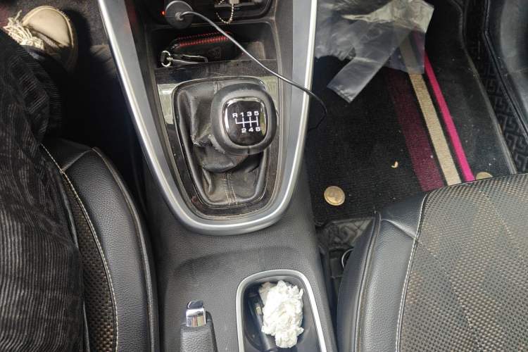 Used Baojun 510 2019 1.5L Manual Prestige Version China V Emission Standard Gear Lever