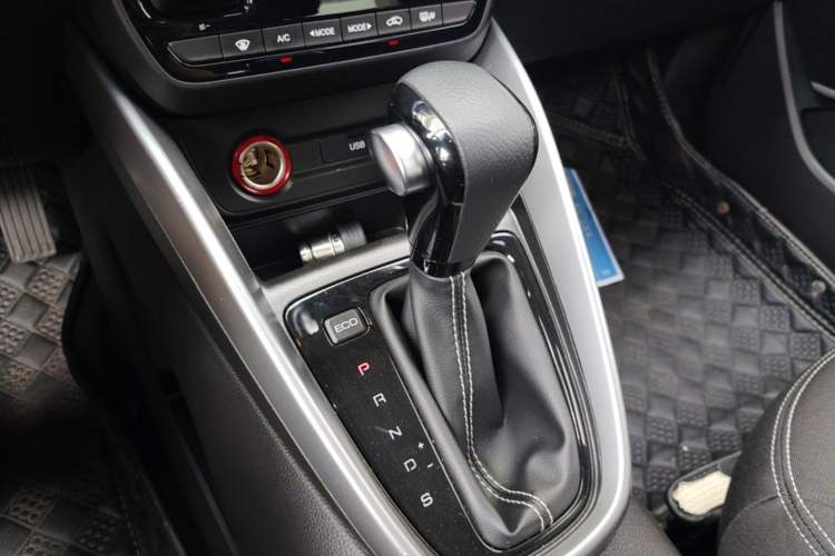 Used Baojun 510 2019 1.5L CVT Enjoyment Model China VI Emission Standard Gear Lever