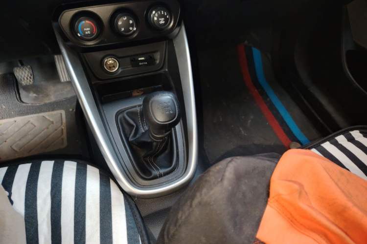 Used Baojun 510 2019 1.5L Manual Jingxiang Model China V Emission Standard Gear Lever
