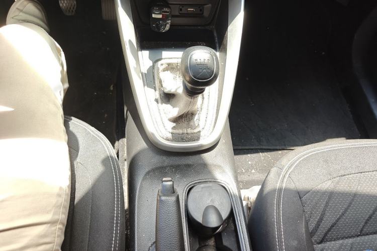 Used Baojun 510 2019 1.5L Manual Jingxiang Model 77kW China VI Emission Standard Gear Lever
