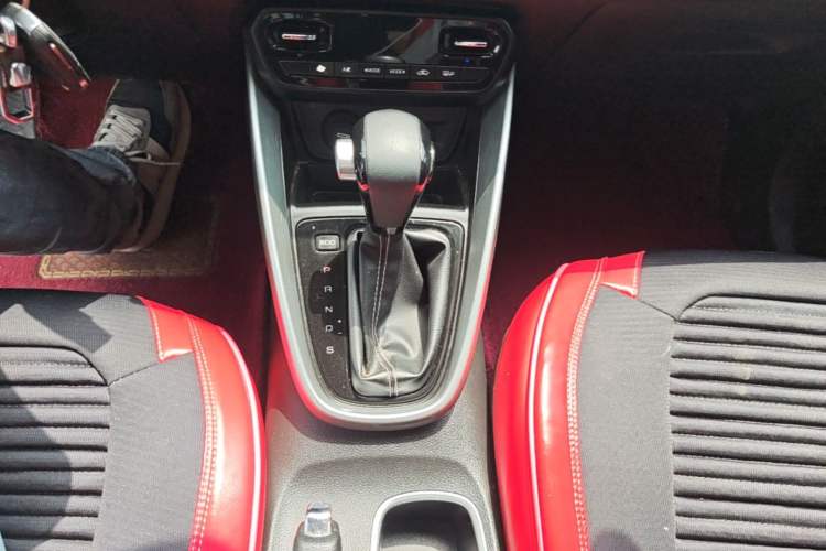Used Baojun 510 2019 1.5L CVT Enjoyment Model China VI Emission Standard Gear Lever