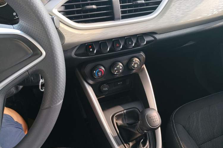 Used Baojun 510 2019 1.5L Manual Jingxiang Model 73kW China VI Emission Standard Gear Lever