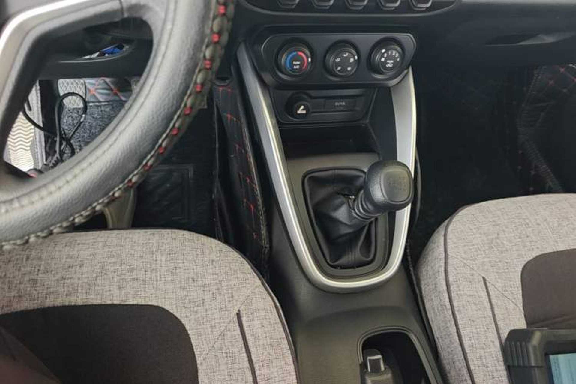 Used Baojun 510 2019 1.5L Manual Jingxiang Model 77kW China VI Emission Standard Gear Lever