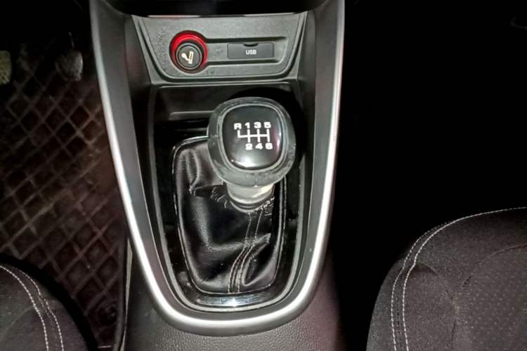 Used Baojun 510 2019 1.5L Manual Enjoyment Model 77kW China VI Emission Standard Gear Lever