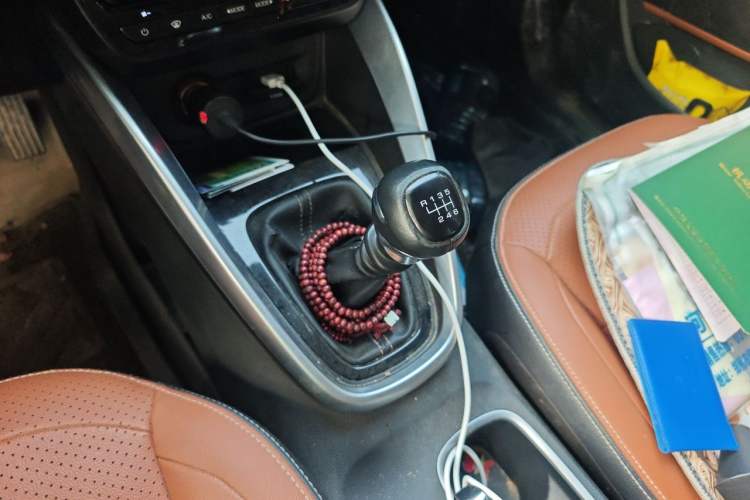 Used Baojun 510 2019 1.5L Manual Prestige Version China V Emission Standard Gear Lever
