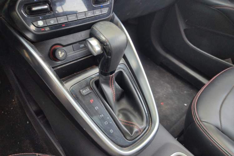 Used Baojun 510 2019 1.5L CVT Enjoyment Model China VI Emission Standard Gear Lever
