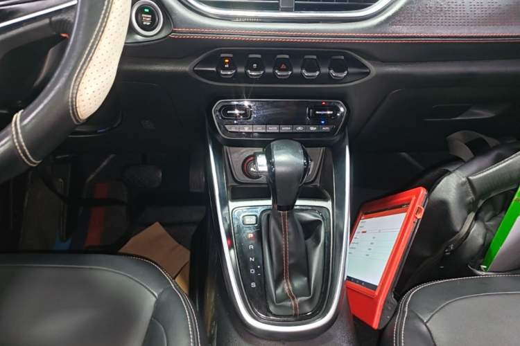 Used Baojun 510 2019 1.5L CVT Enjoyment Model China VI Emission Standard Gear Lever