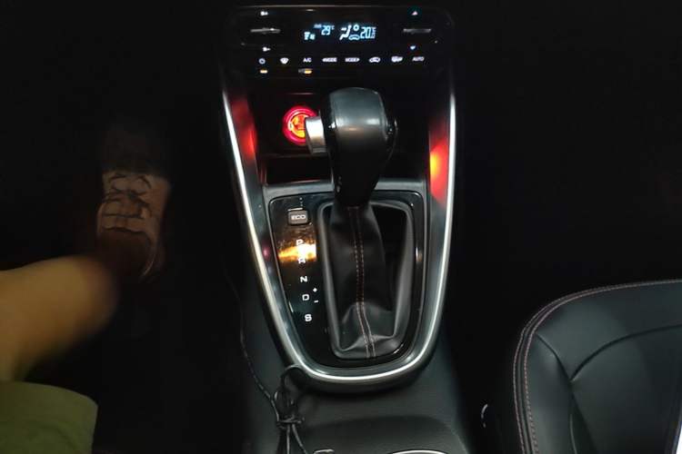 Used Baojun 510 2019 1.5L CVT Enjoyment Model China VI Emission Standard Gear Lever