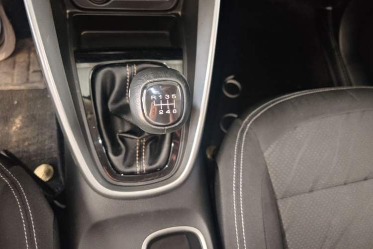 Used Baojun 510 2019 1.5L Manual Enjoyment Model 77kW China VI Emission Standard Gear Lever