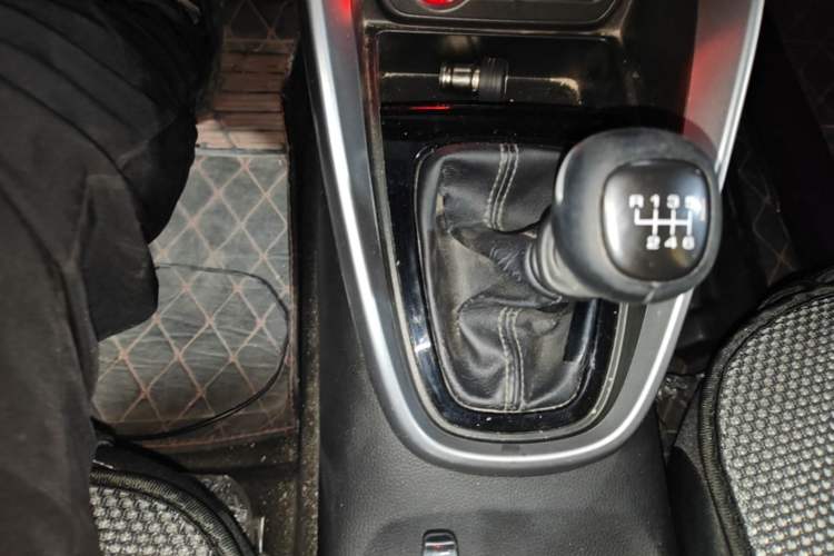 Used Baojun 510 2019 1.5L Manual Enjoyment Model 73kW China VI Gear Lever