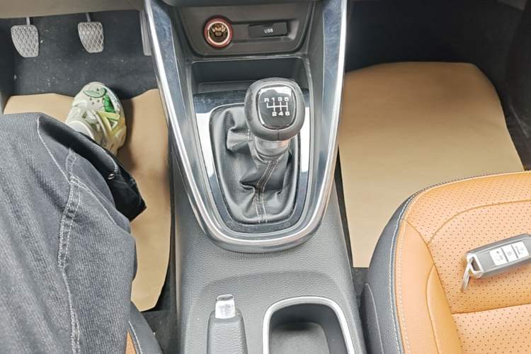 Used Baojun 510 2019 1.5L Manual Enjoyment Model 77kW China VI Gear Lever