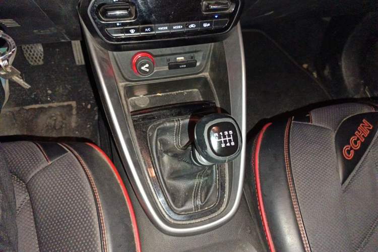 Used Baojun 510 2019 1.5L Manual Enjoyment Model 77kW China VI Emission Standard Gear Lever