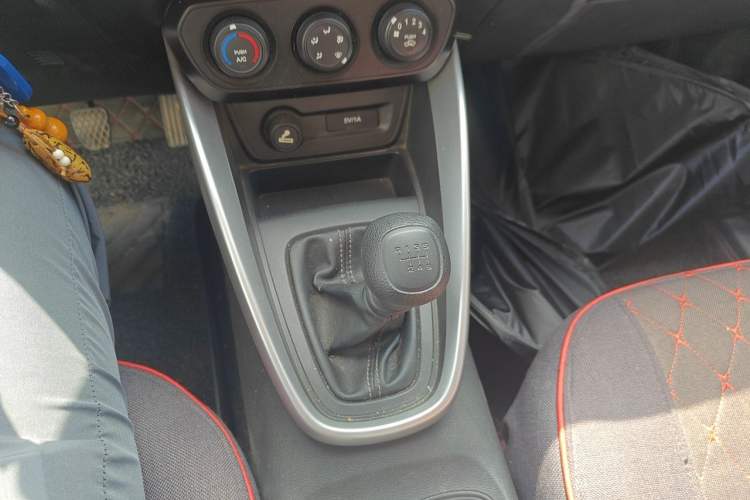Used Baojun 510 2019 1.5L Manual Jingxiang Model 77kW China VI Emission Standard Gear Lever