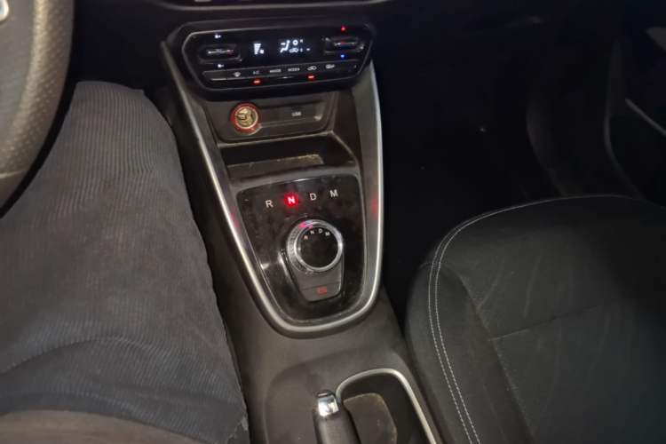 Used Baojun 510 2019 1.5L Automatic Enjoyment Model China V Emission Standard Gear Lever