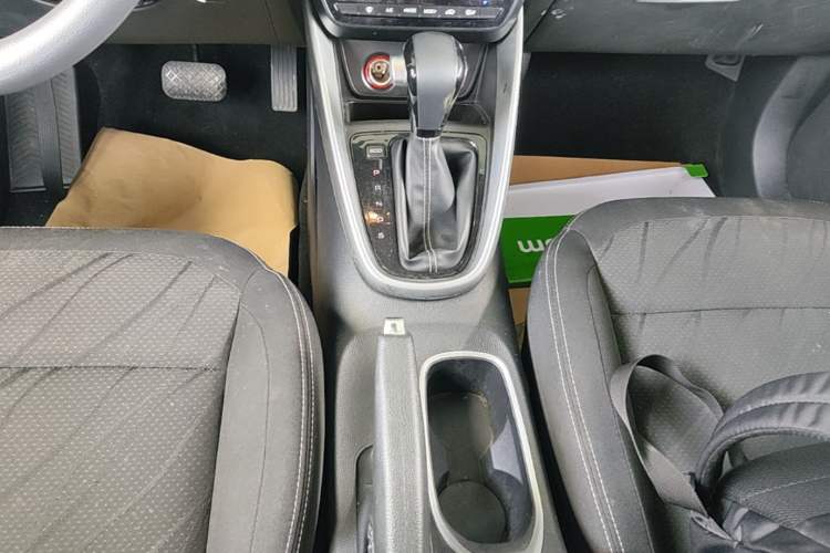Used Baojun 510 2019 1.5L CVT Enjoyment Model China VI Emission Standard Gear Lever