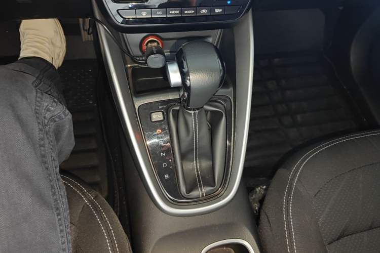 Used Baojun 510 2019 1.5L CVT Enjoyment Model China VI Emission Standard Gear Lever