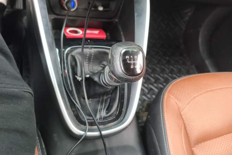 Used Baojun 510 2019 1.5L Manual Enjoyment Model 77kW China VI Gear Lever