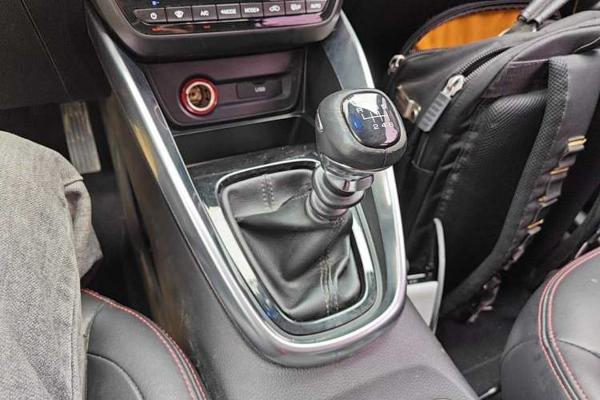 Used Baojun 510 2019 1.5L Manual Prestige Version China V Emission Standard Gear Lever