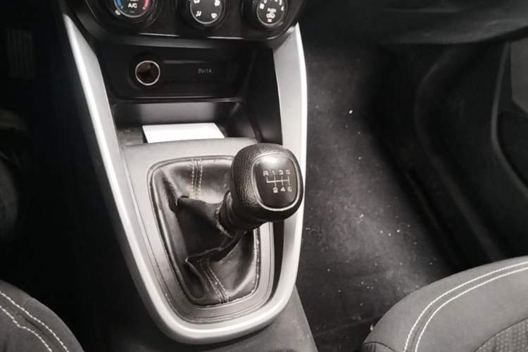 Used Baojun 510 2019 1.5L Manual Jingxiang Model 73kW China VI Emission Standard Gear Lever