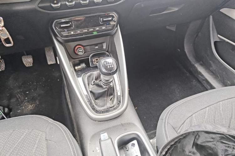 Used Baojun 510 2019 1.5L Manual Enjoyment Model 77kW China VI Emission Standard Gear Lever