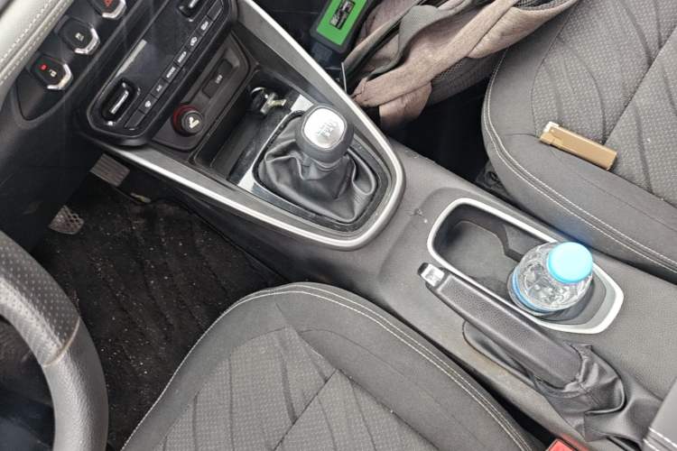 Used Baojun 510 2019 1.5L Manual Enjoyment Model 77kW China VI Emission Standard Gear Lever