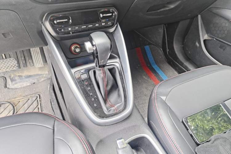 Used Baojun 510 2019 1.5L CVT Enjoyment Model China VI Emission Standard Gear Lever
