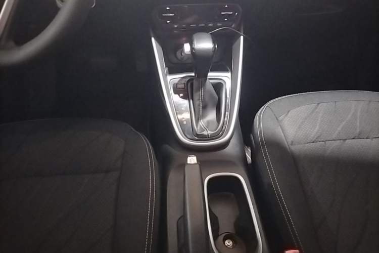 Used Baojun 510 2019 1.5L CVT Enjoyment Model China VI Emission Standard Gear Lever