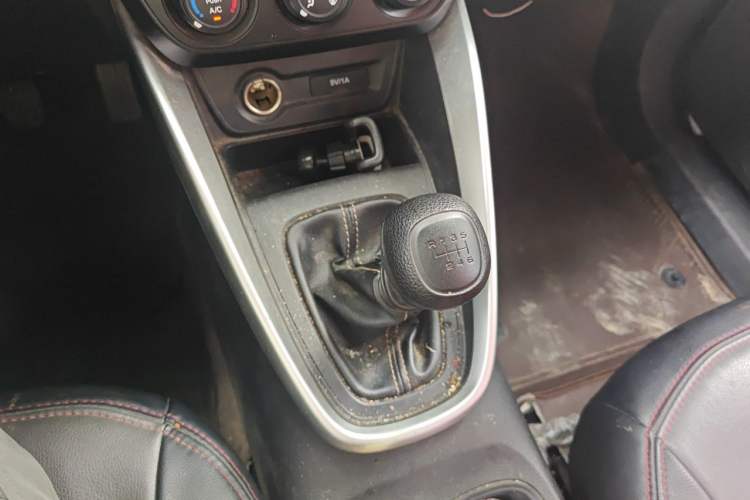 Used Baojun 510 2019 1.5L Manual Jingxiang Model 77kW China VI Emission Standard Gear Lever