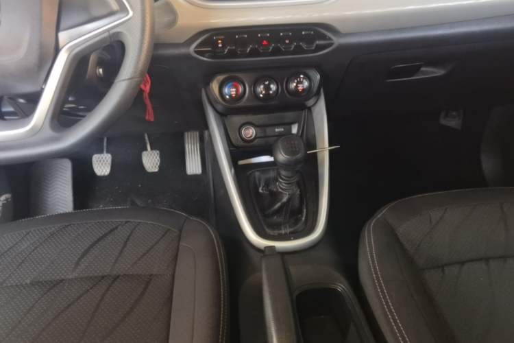 Used Baojun 510 2019 1.5L Manual Jingxiang Model 73kW China VI Emission Standard Gear Lever